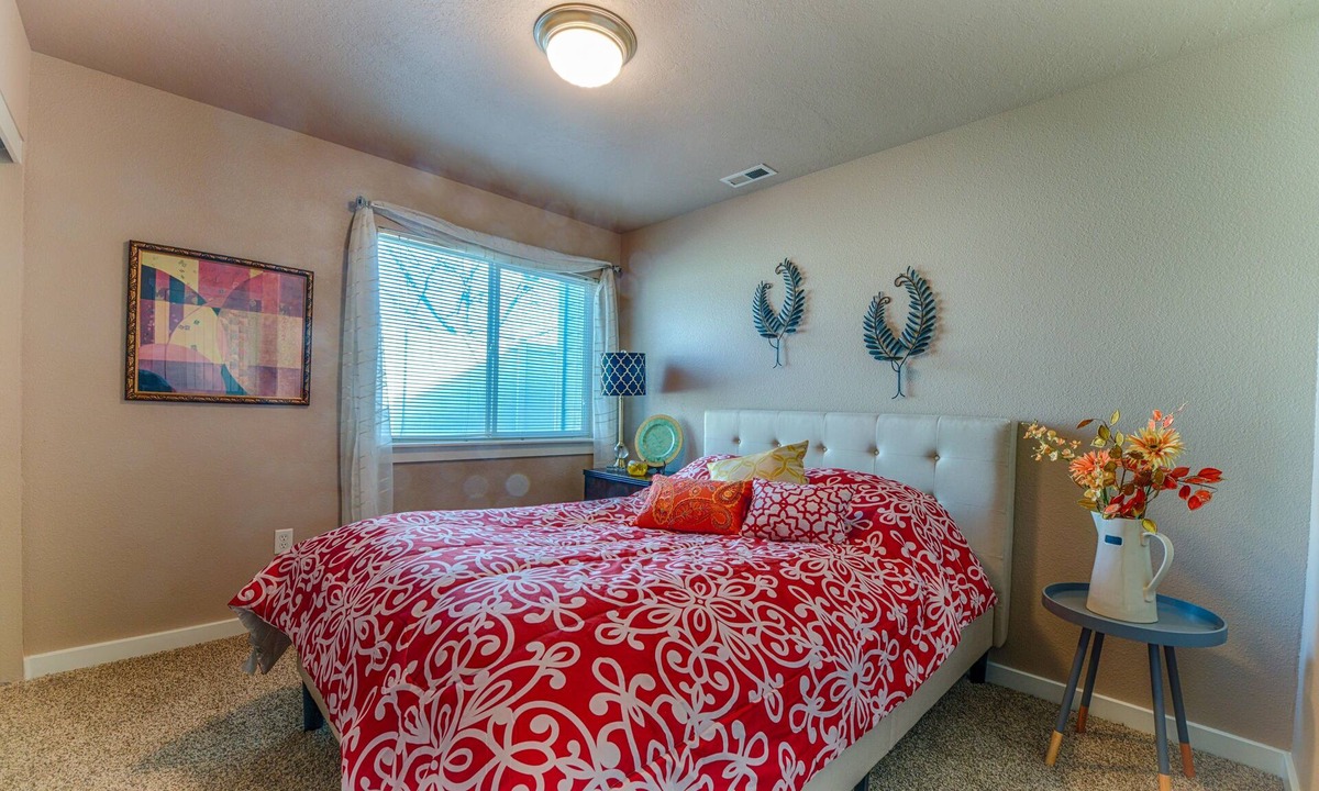 Southwest Ada County Alliance Condo | Close to St. Als, St. Luke's and Micron