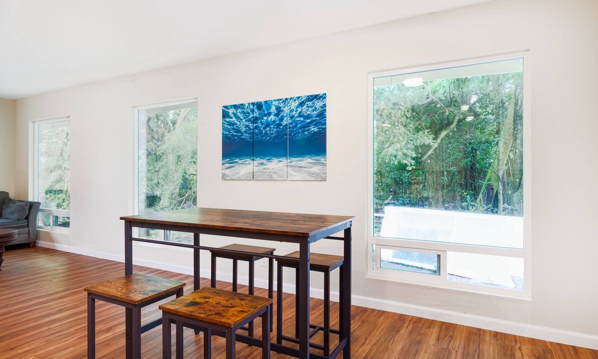Kapoho House | Comfortable, single-level retreat with fast WiFi & washer/dryer - dog-friendly