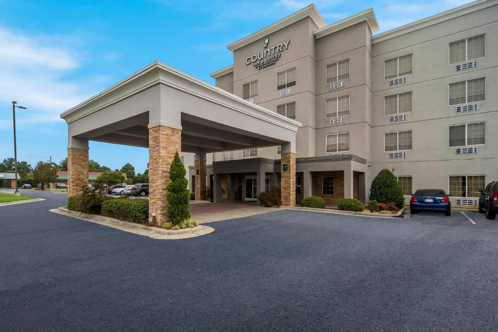 Goldsboro Hotel | Country Inn & Suites by Radisson, Goldsboro, NC