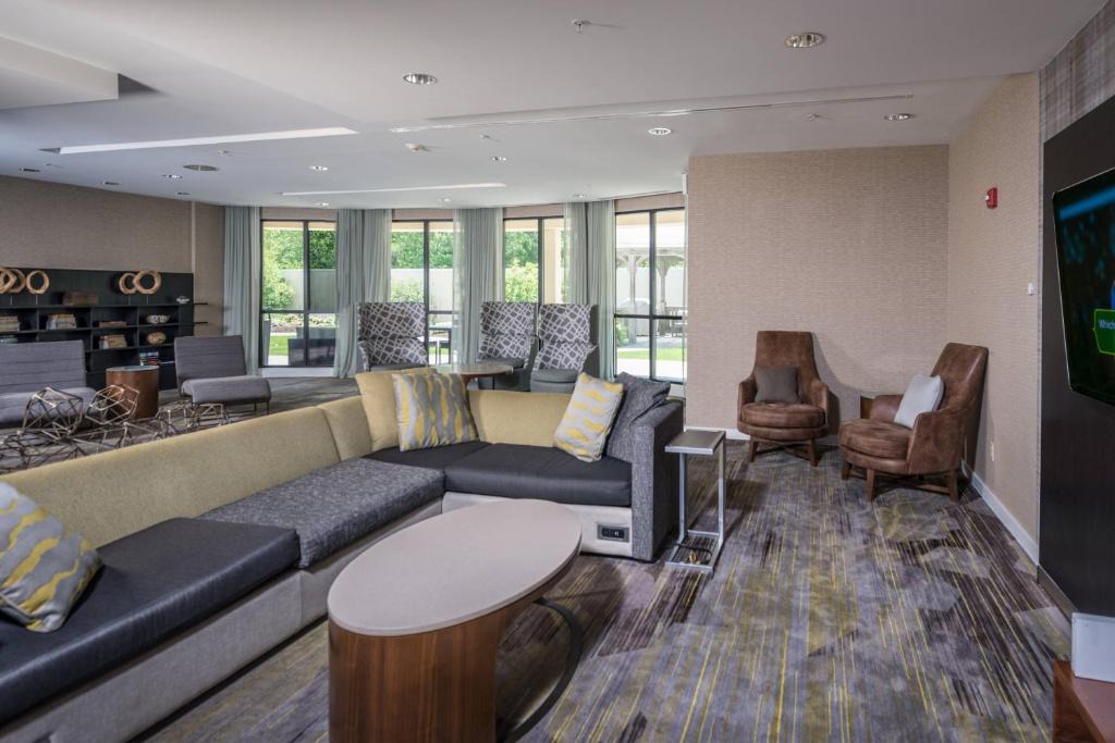 Bangor Hotel | Courtyard Bangor