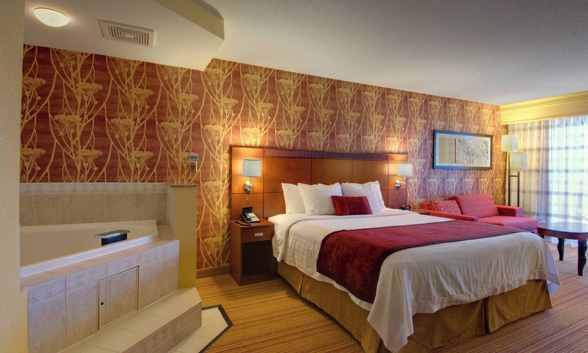 Madison Hotel | Courtyard by Marriott Madison East