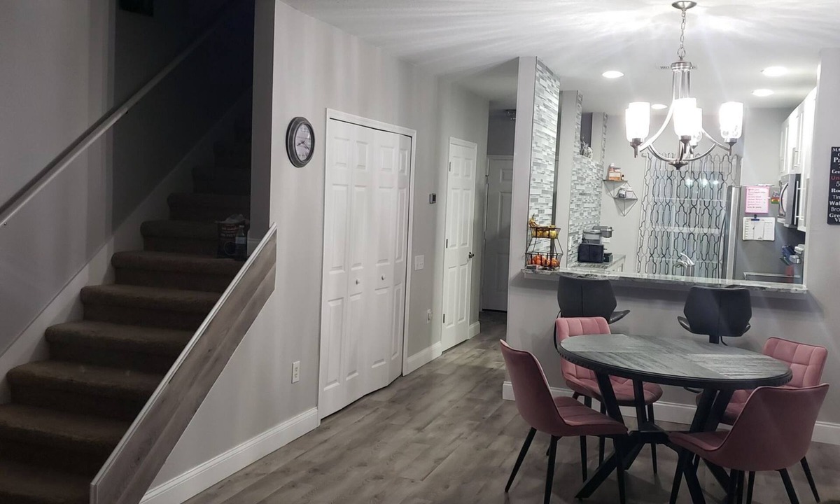 New Tampa House | Cozy 2-bedroom townhome in gated community