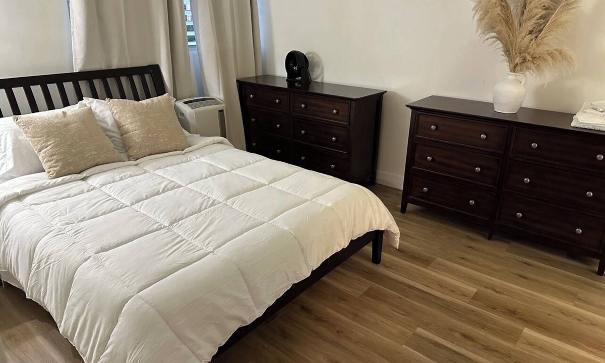 Foster Village Apartment | Cozy 3-bedroom apartment with WiFi in Centrally located Honolulu Salt Lake