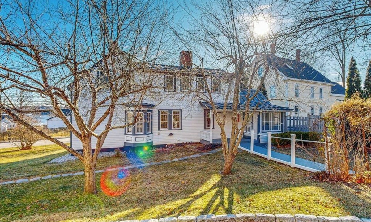 Wiscasset Apartment | Cozy apartment near the river: walk to town & local attractions