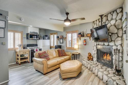 Big Bear Lake House | Cozy Cabin w/Deck - 2 Mi to Bear Mountain Resort!