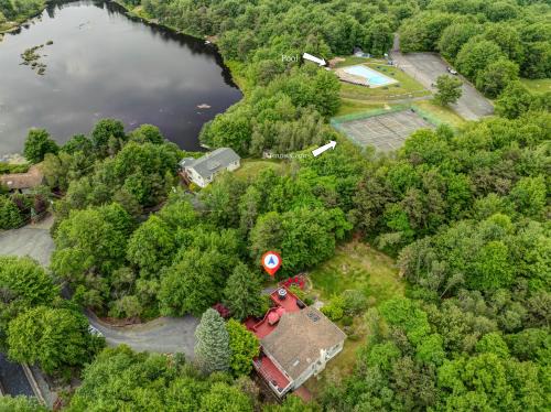 Long Pond Villa | Cozy cottage in the heart of pocono