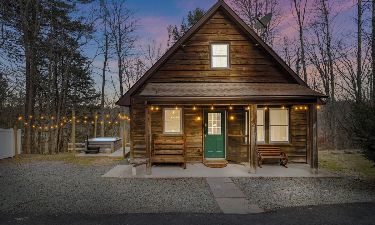 Riverside Estates Cabin | Cozy Pocono Cabin w/Hot Tub, Fire Pit & Game Room