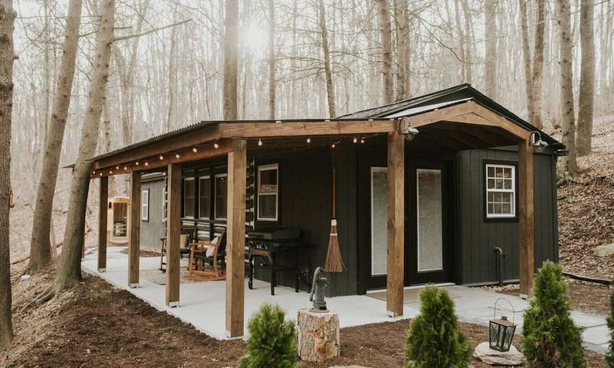 Susquehanna Trails Cabin | Creekside Cabin: Sauna | Hot Tub | Fire Pit | Romantic | Peaceful | Cozy