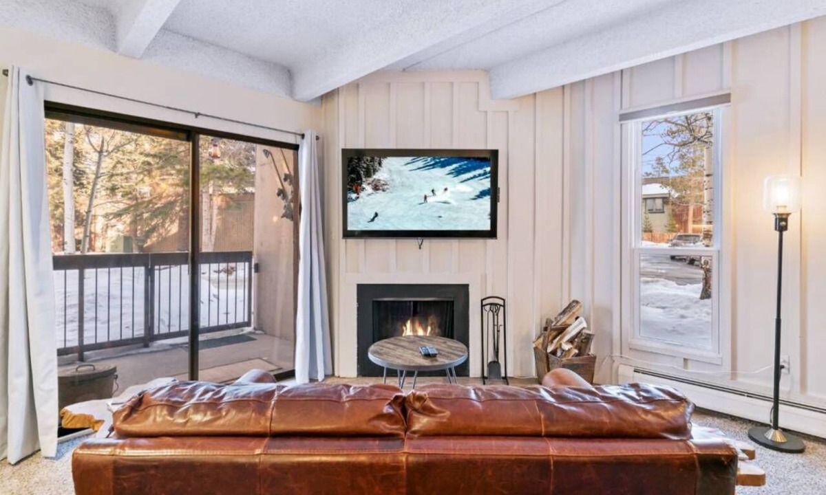 Frisco Condo | Creekside Haven | Hot Tub & Sauna Steps to Town!