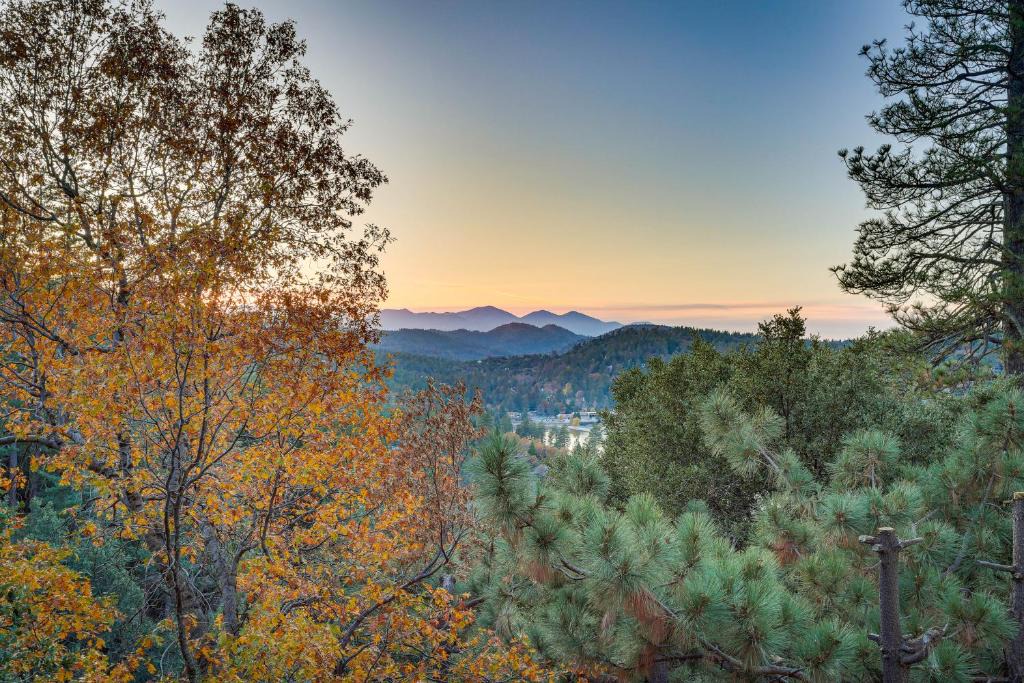 Crestline House | Crestline Cabin: Mountain Views & Fire Pit!
