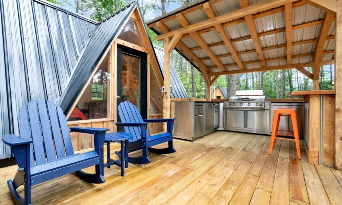 Oxford Cabin | Cute A-Frame Retreat with Inviting Hot Tub in Oxford, Maine