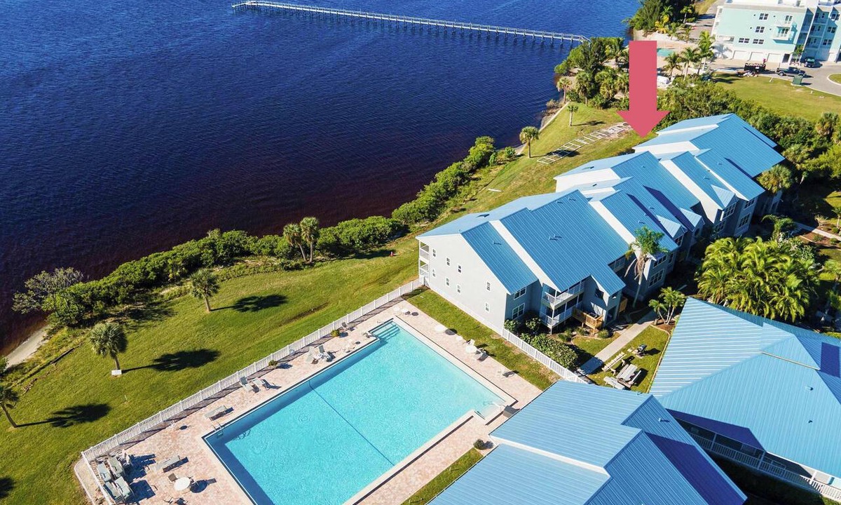 Port Charlotte Condo | Cute Waterfront Condo, Water Views, Heated Pool