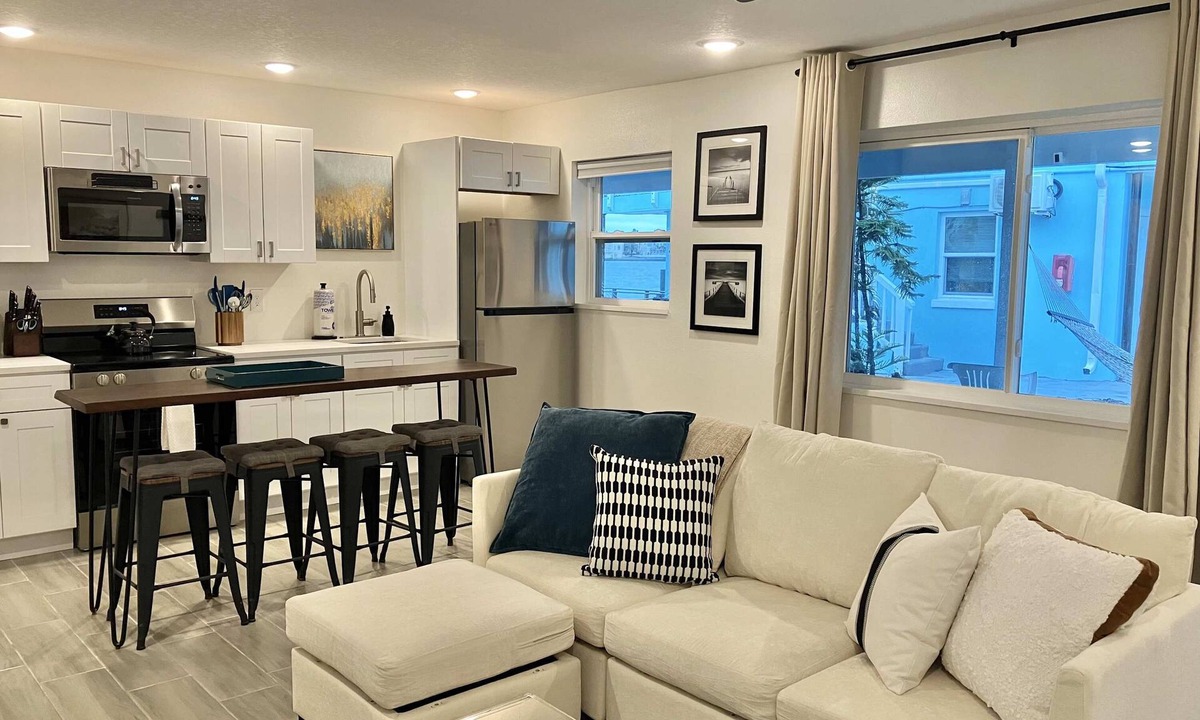 Bay Esplanade Apartment | CWB Retreats at Bayside Suite 2 & View 3