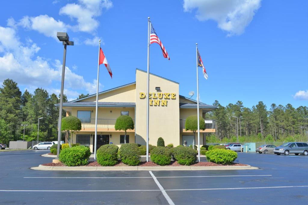 Cape Fear Hotel | Deluxe Inn - Fayetteville I-95