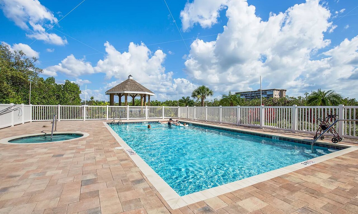 Indian Shores Condo | DOLPHIN KEY 206 3 BED 2 BATH CONDO ACROSS FROM THE BEACH - AVAILABLE MARCH 2026
