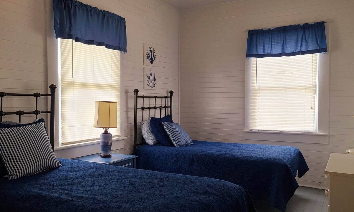 White Lake House | Eleanor's Escape