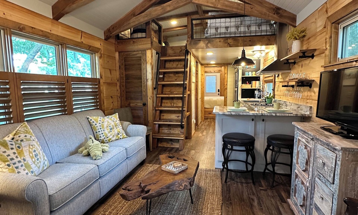 Pawleys Island Cabin | Exclusive Cabin Escape with cozy loft!