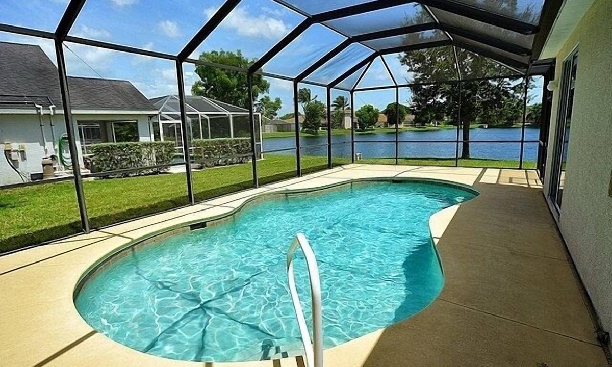 Beachwalk Isles Villa | Executive Villa With Pool And Lakeside Position Within Exclusive Gated Community