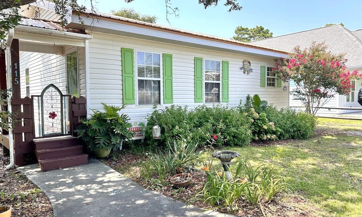 Tranquil Harbour House | Experience comfort at A Potter's House in Oak Island with 2 bedrooms and nearby beaches.