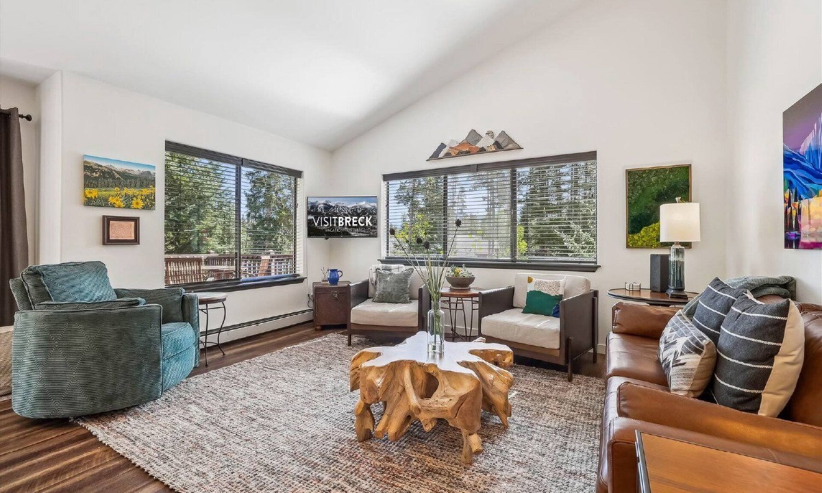 Park Forest Estates House | Experience mountain living at 'Above it All' in Breckenridge, a cozy 3-bedroom retreat.