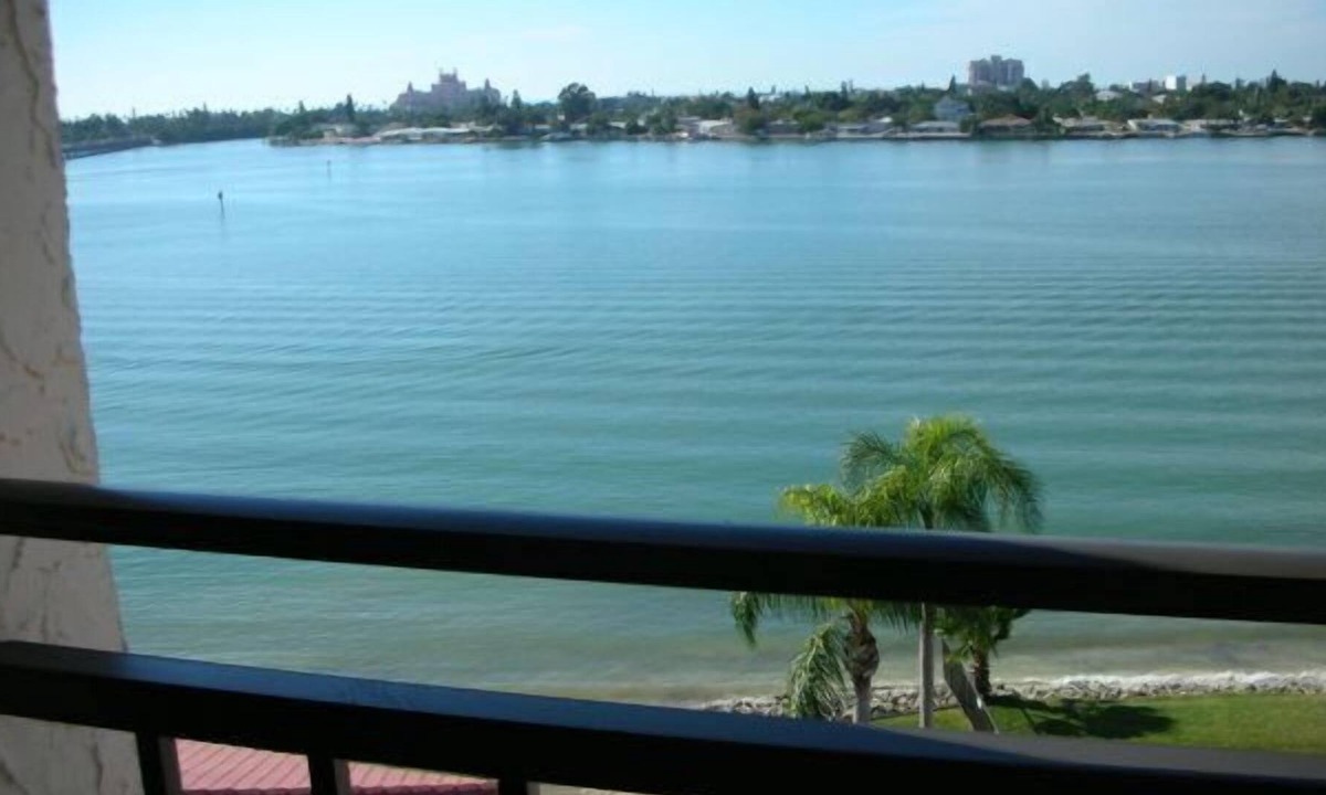 Casa del Mar Condo | FABULOUS WATERFRONT CONDO WITH PENTHOUSE VIEW!