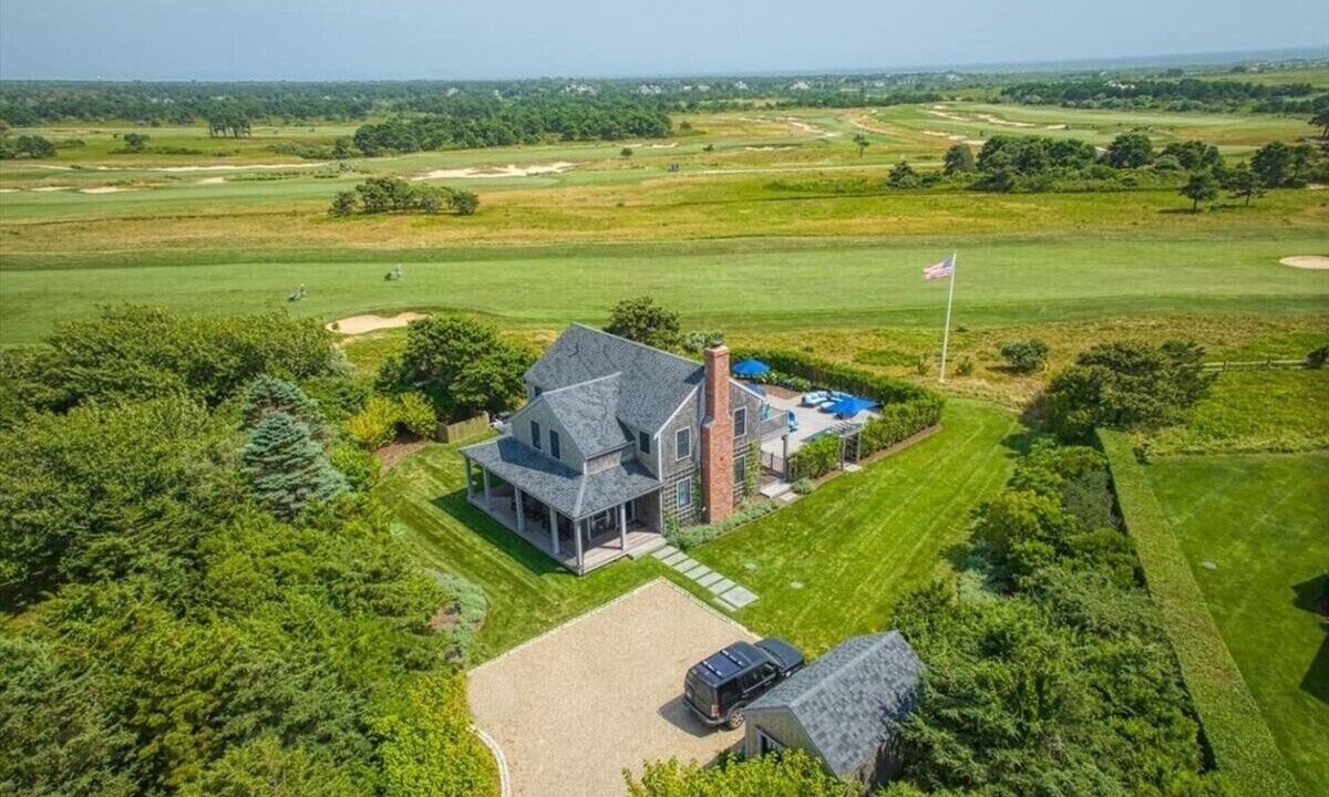Nantucket House | Fairway and Ocean Views on Nantucket, walk to the beach!
