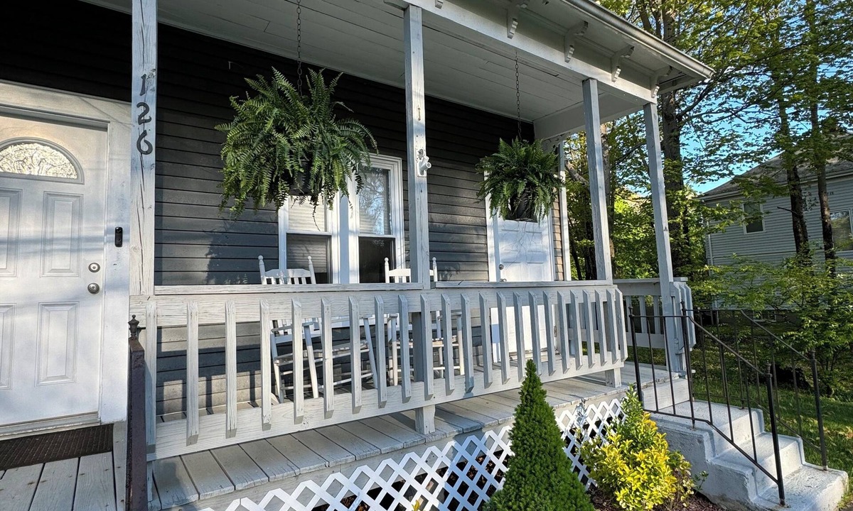 Albion Apartment | FIFA World Cup Stay. Near I-95 & Route 1