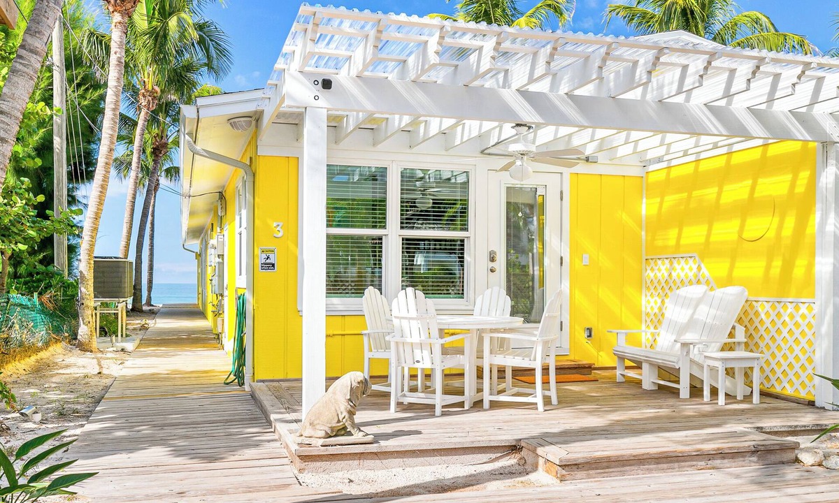 Ilexhurst House | Four Beach Lovers 3 · Garden & Gulf · Solar · 5 Seconds to Beach