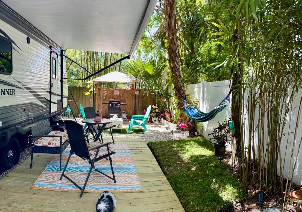 Largo Apartment | Garden Paradise RV Camper near Clearwater Beaches