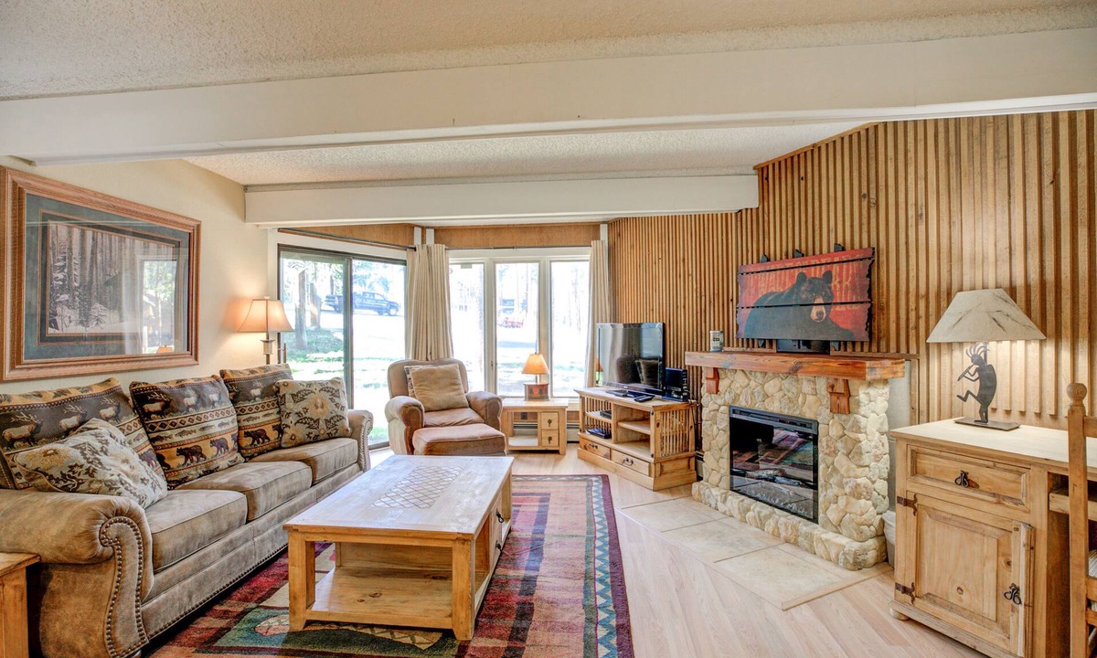 Peak 8 Condo | Gold Camp Gold Strike Condo: On Shuttle Route