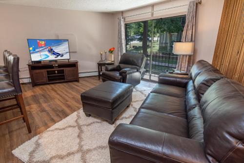 Peak 8 Apartment | Gold Camp Miners' Inn Condo: Nice Location, Updates