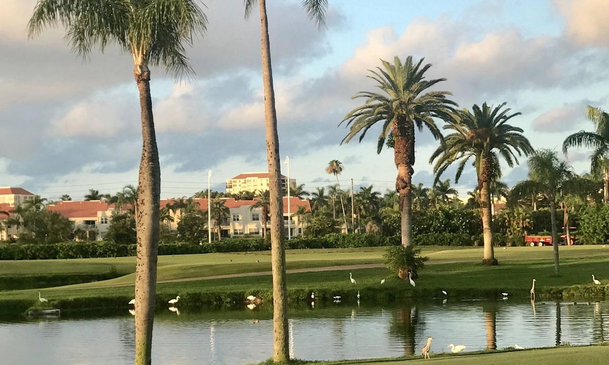 Casa del Mar Condo | GOLF COURSE VIEW/DESIGNER INTERIOR
