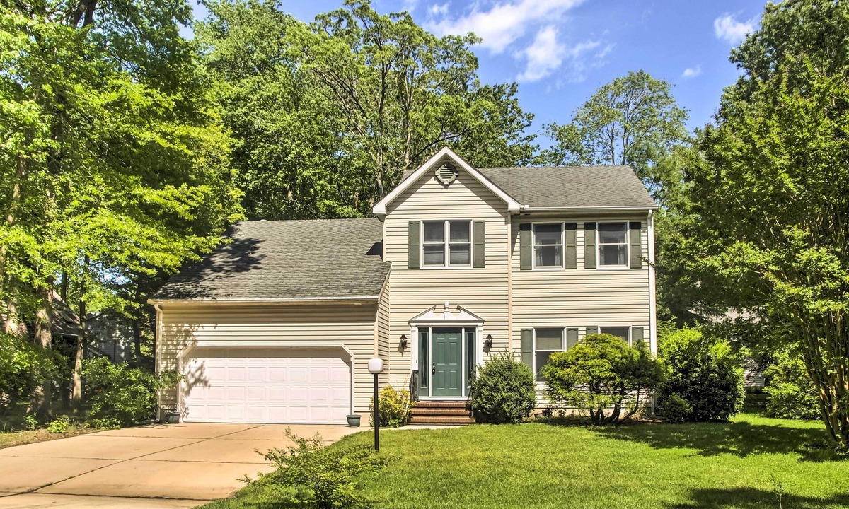 Bethany Beach Cottage | Golf Getaway w/Pool Access 2 Mi to Bethany Beach!