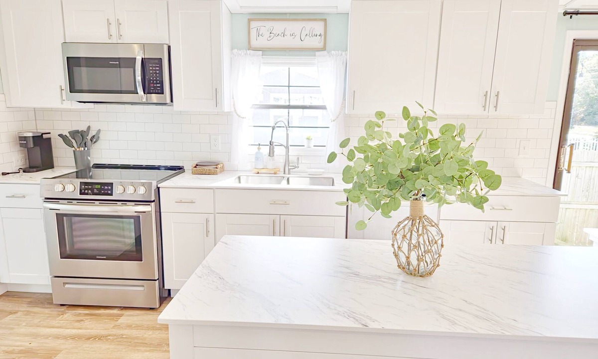 Sunset Beach House | "Gone Coastal" - Renovated dog friendly home close to beach, golf, fishing