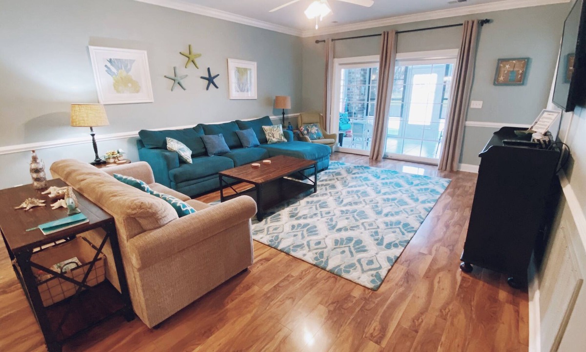 Central Myrtle Beach Condo | Gorgeous 1st floor condo near the beach & golf in the heart of Myrtle Beach