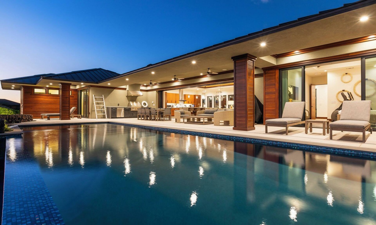 Kamuela House | Gorgeous Kauna'oa Home - 5BR, 6BA, 10-Minute Walk to Beaches!