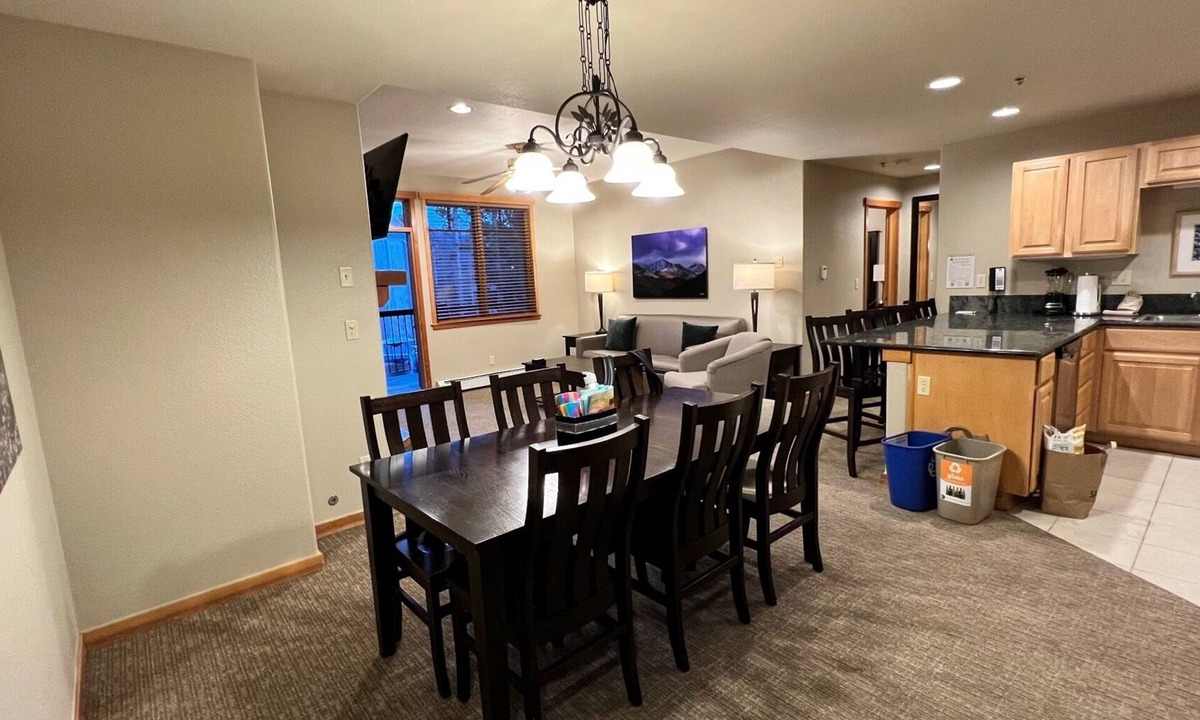 Four O'Clock Condo | Grand timber lodge 2 bedroom 2 bath