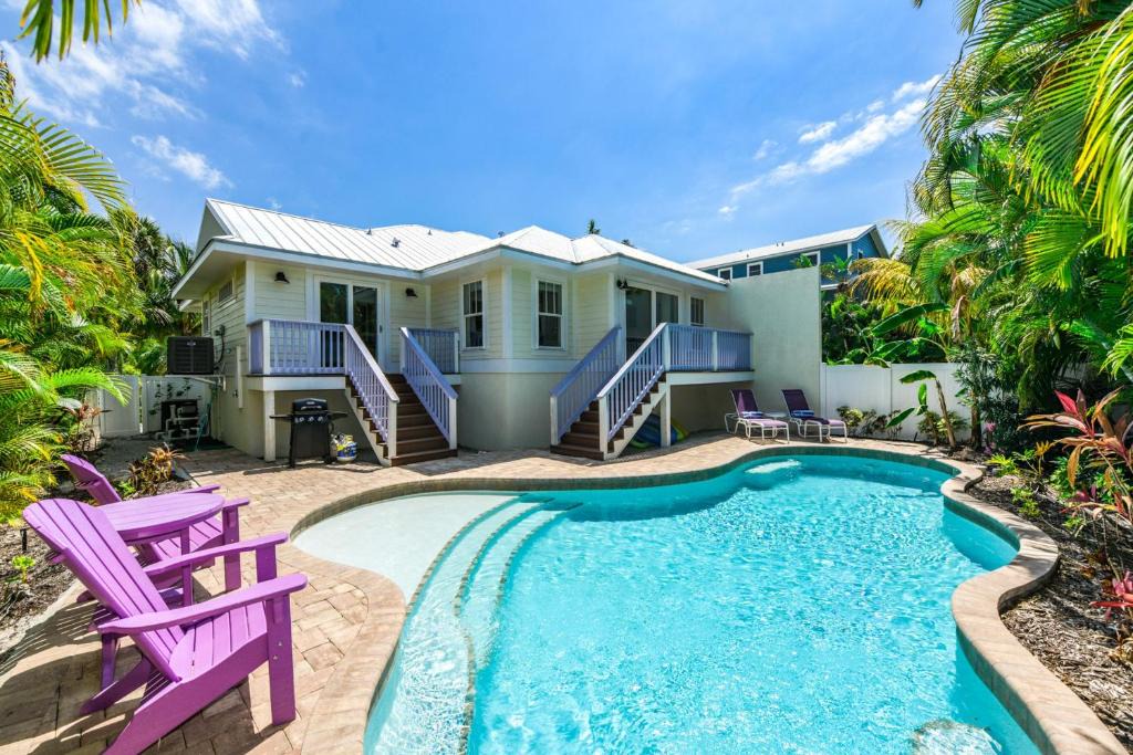 Holmes Beach House | Gulf Breeze by AMI Locals