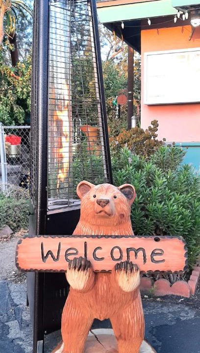 Moreno Valley Apartment | HARRY'S MAN CAVE - A Vintage Motel on the Historic 395 route - The New Star Motel Experience