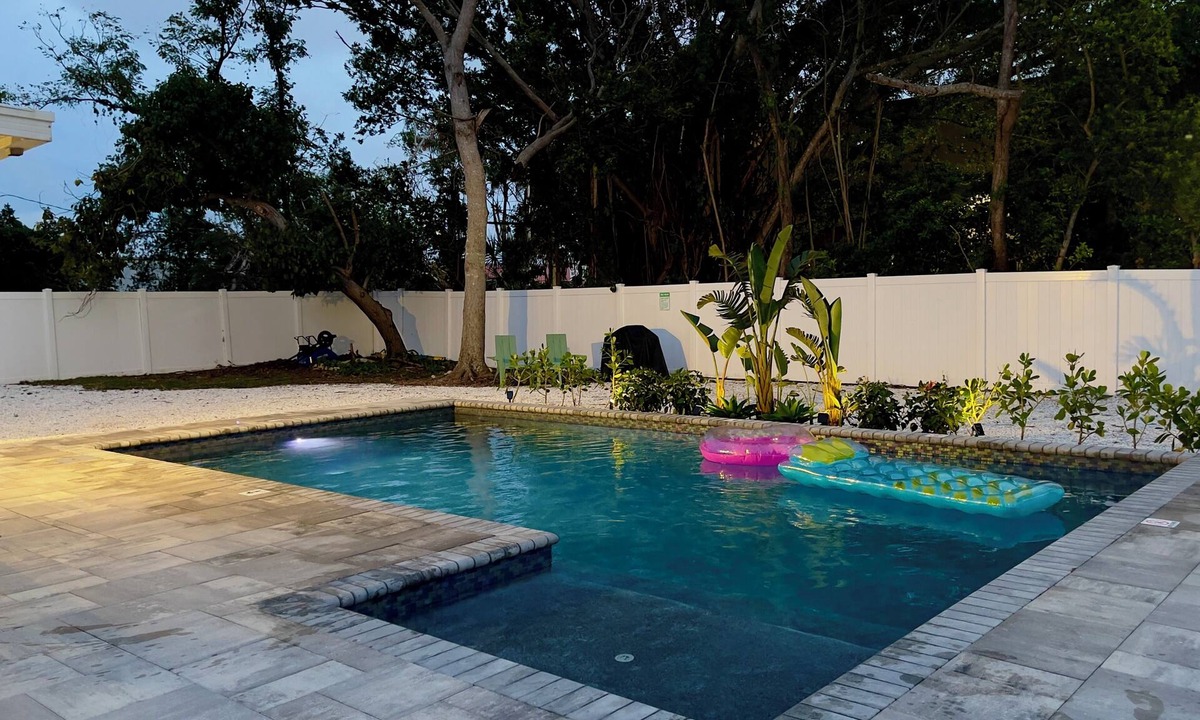 West Bradenton House | Heated Saltwater Pool near Anna Maria Island