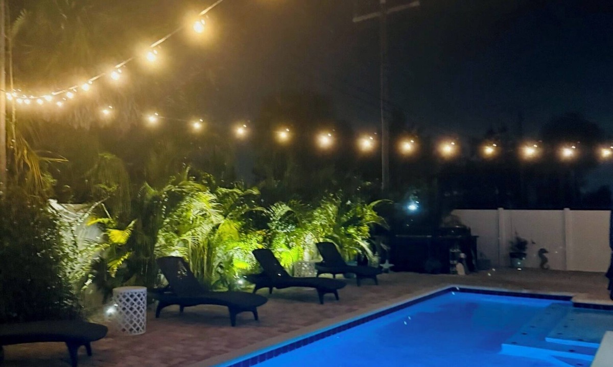 Walsingham House | Hidden Oasis - 10 Min To Beach - Pool & Spa Retreat - Space for Boat/RV