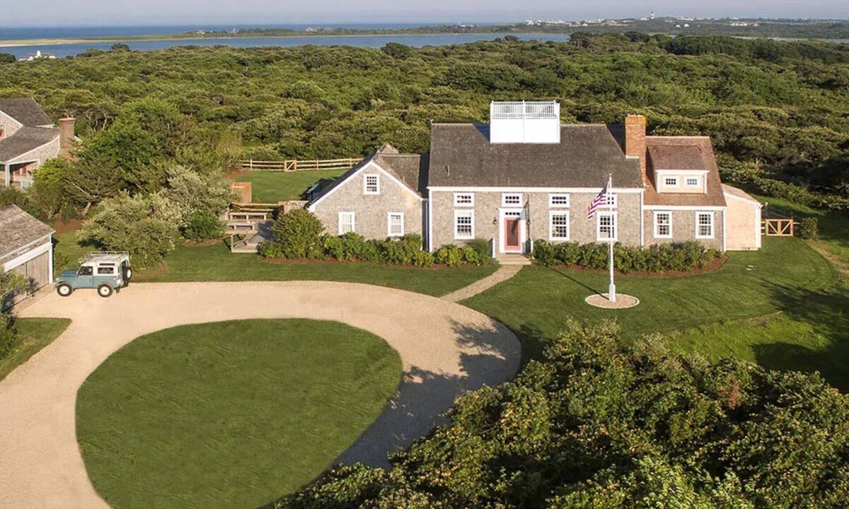 Quidnet House | "High Point" - Compound situated on nearly 4 acres in Quidnet
