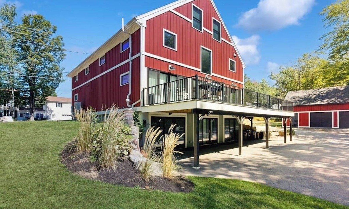 Wells House | Historic charmer with open interior, & large patio - dog-friendly