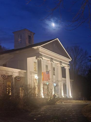 Mystic Bed & Breakfast | House of 1833 Bed and Breakfast