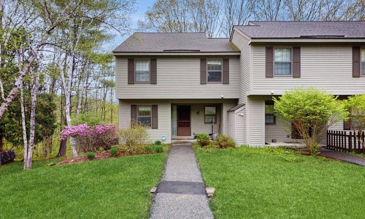 West Hartford Condo | Inviting three-story condo with decks - near the Quechee Club