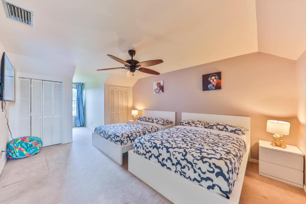 Yacht Club House | Island Paradise Villa RNT-01125