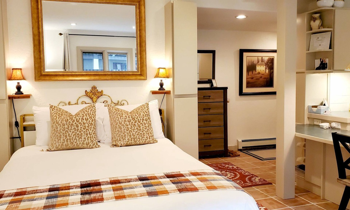 Vail Condo | July 2 and 6-11 - 190/nt plus VRBO fees n taxes Free parking Close to Ford Park