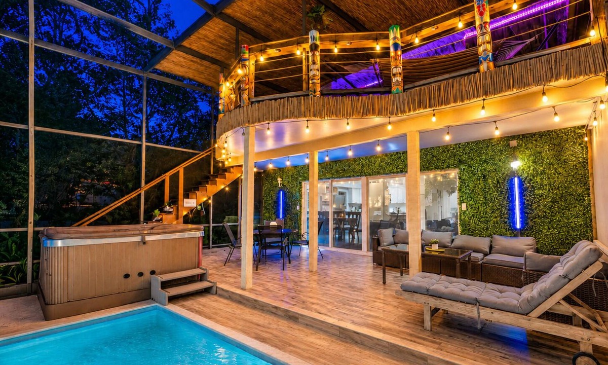 Southwest Orlando House | Lakefront 5BR Retreat | Pool, Hot Tub & Lake Views