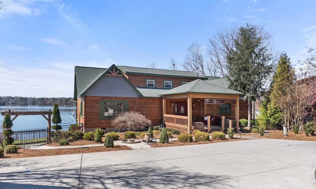 Southmont House | Lakefront house in Lexington:Fishing,Boating & BBQ