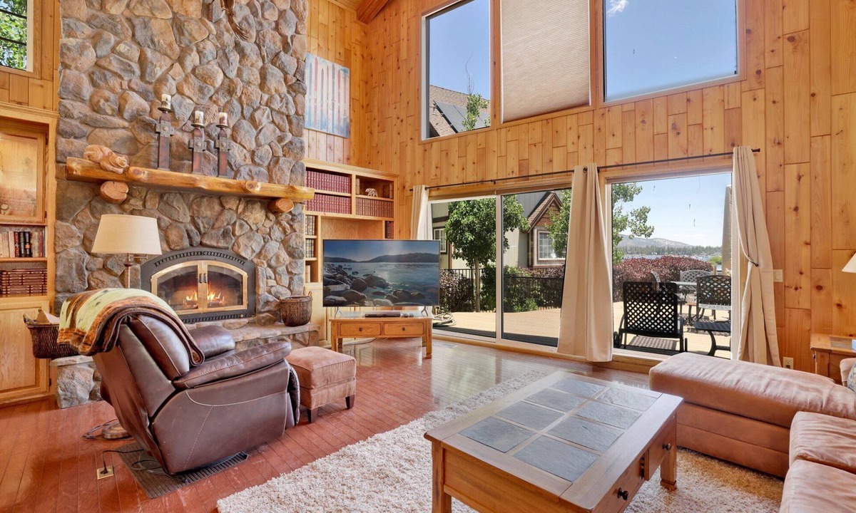 Big Bear Lake Cabin | Lakefront Village Castle #2312
